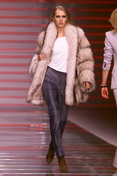 Look 8